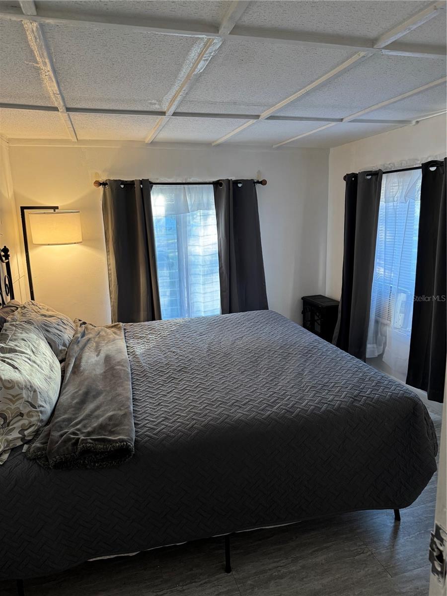 W7880258 Property Photo