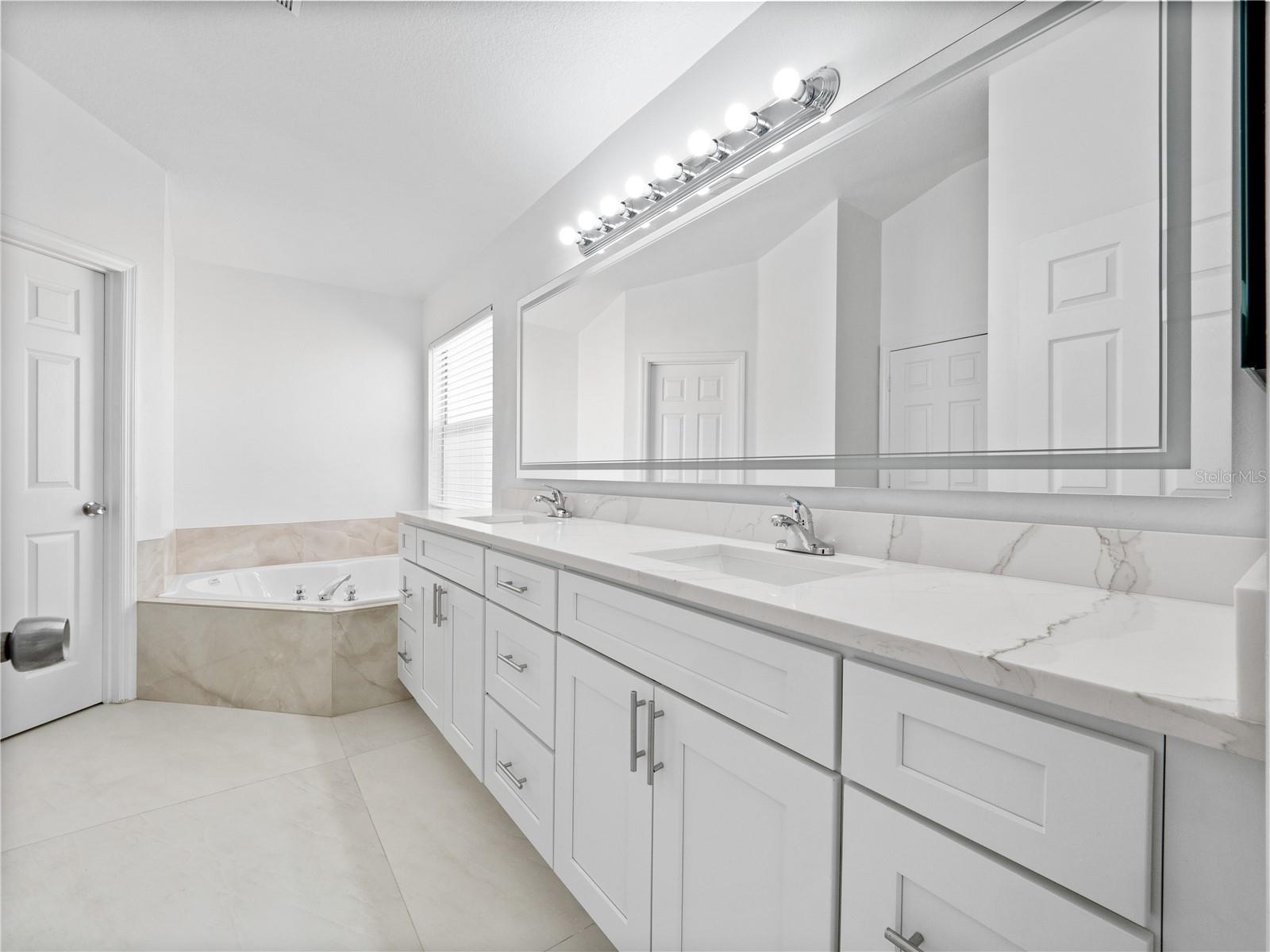 6457 WINDER OAKS BLVD, ORLANDO, FL, 32819