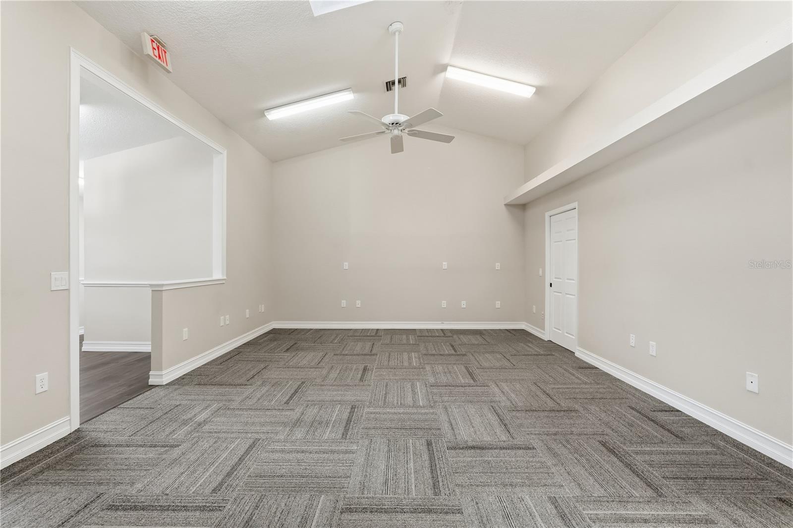 8219 MASSACHUSETTS AVE, NEW PORT RICHEY, FL, 34653