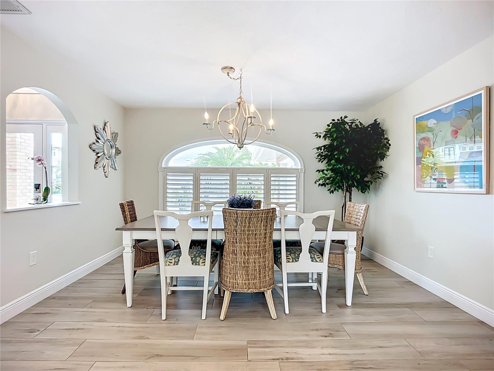 620 NORTH POINT DR, HOLMES BEACH, FL, 34217