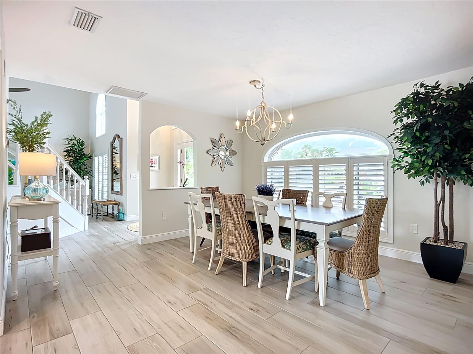 620 NORTH POINT DR, HOLMES BEACH, FL, 34217