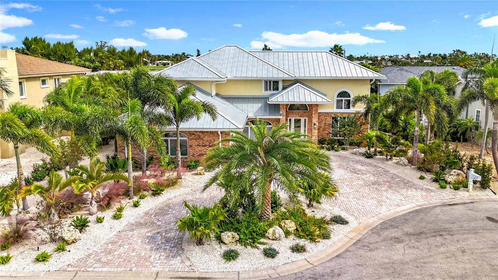 620 NORTH POINT DR, HOLMES BEACH, FL, 34217