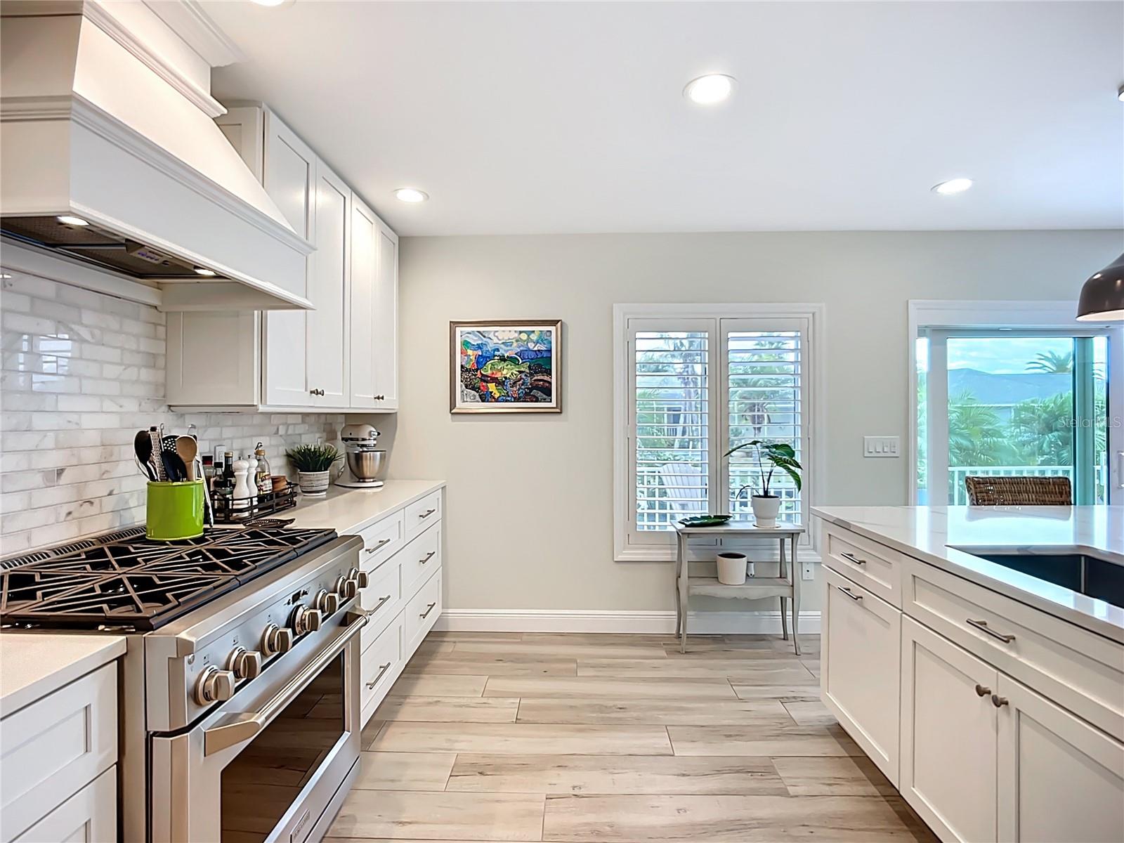 620 NORTH POINT DR, HOLMES BEACH, FL, 34217