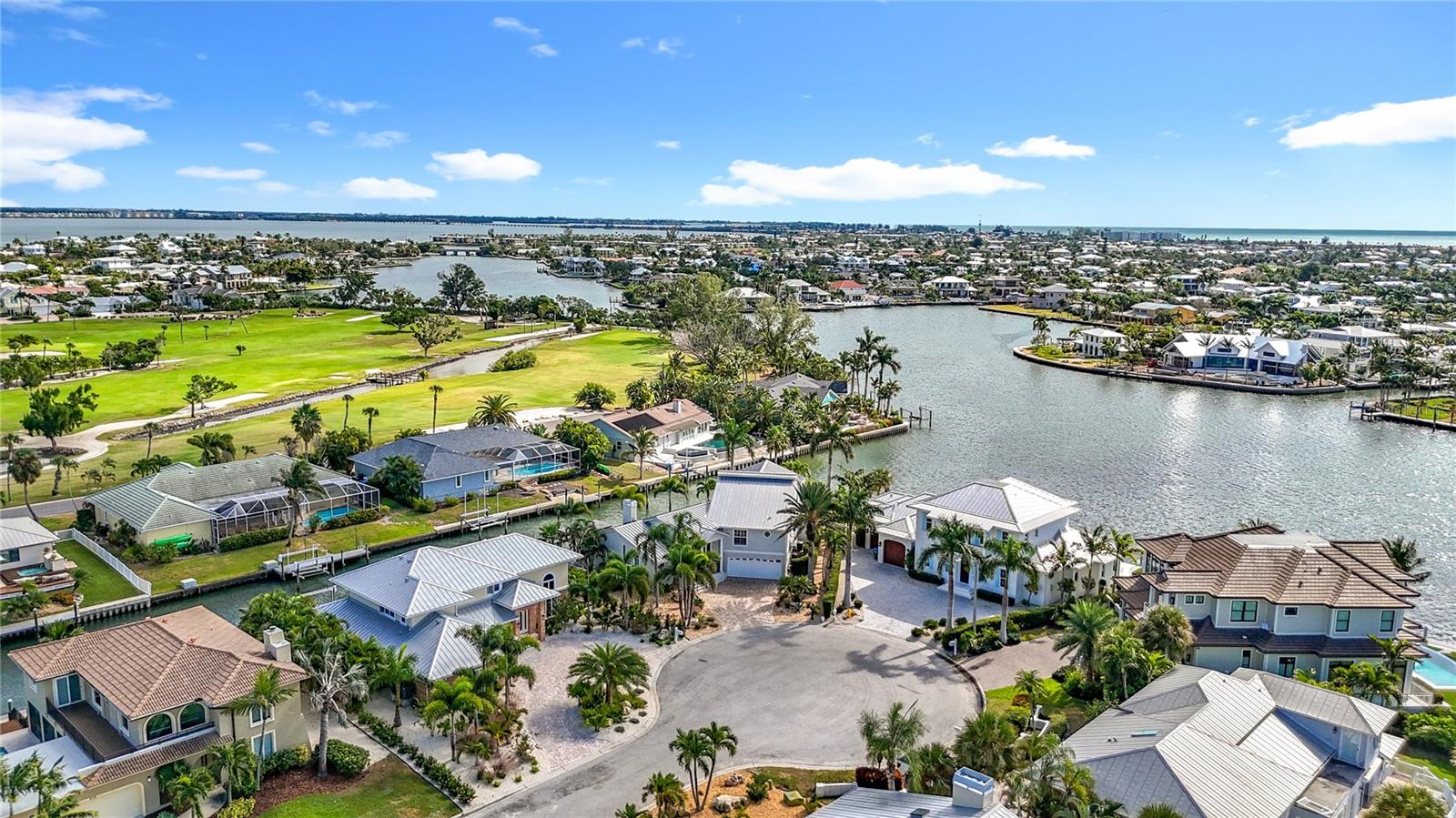 620 NORTH POINT DR, HOLMES BEACH, FL, 34217