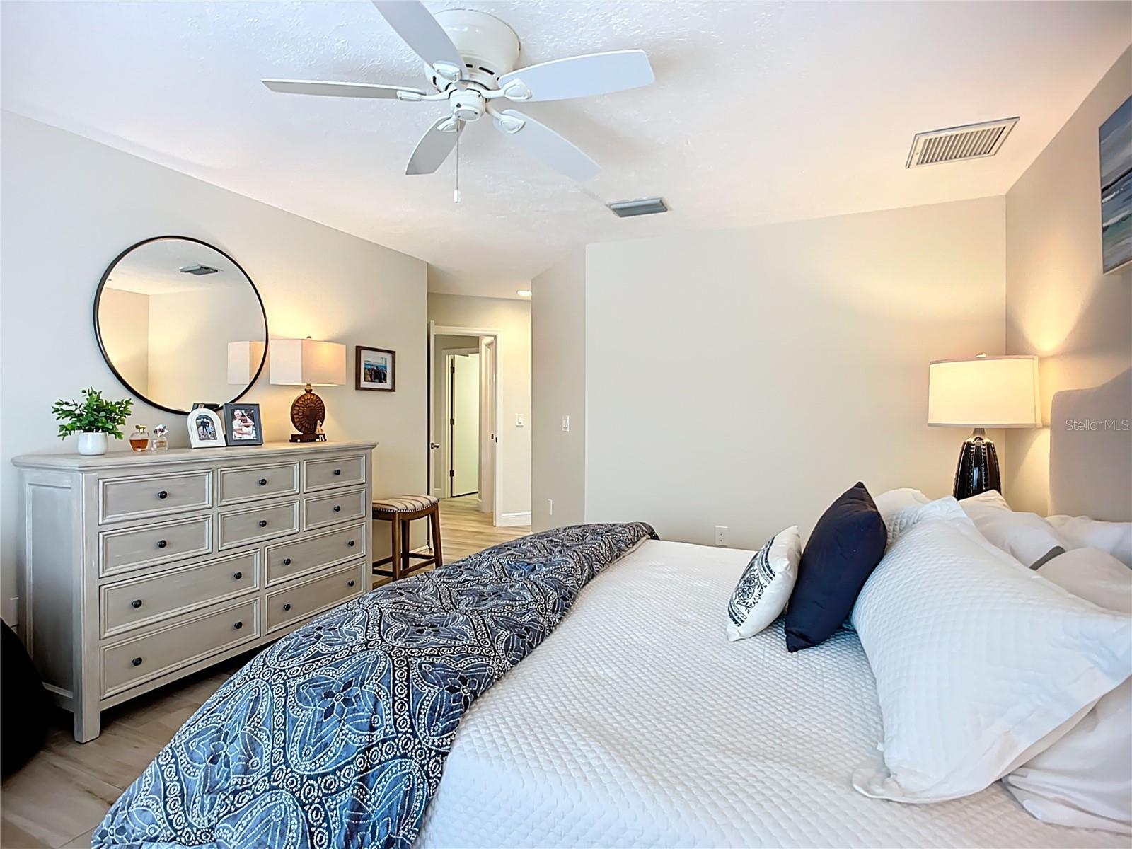 620 NORTH POINT DR, HOLMES BEACH, FL, 34217