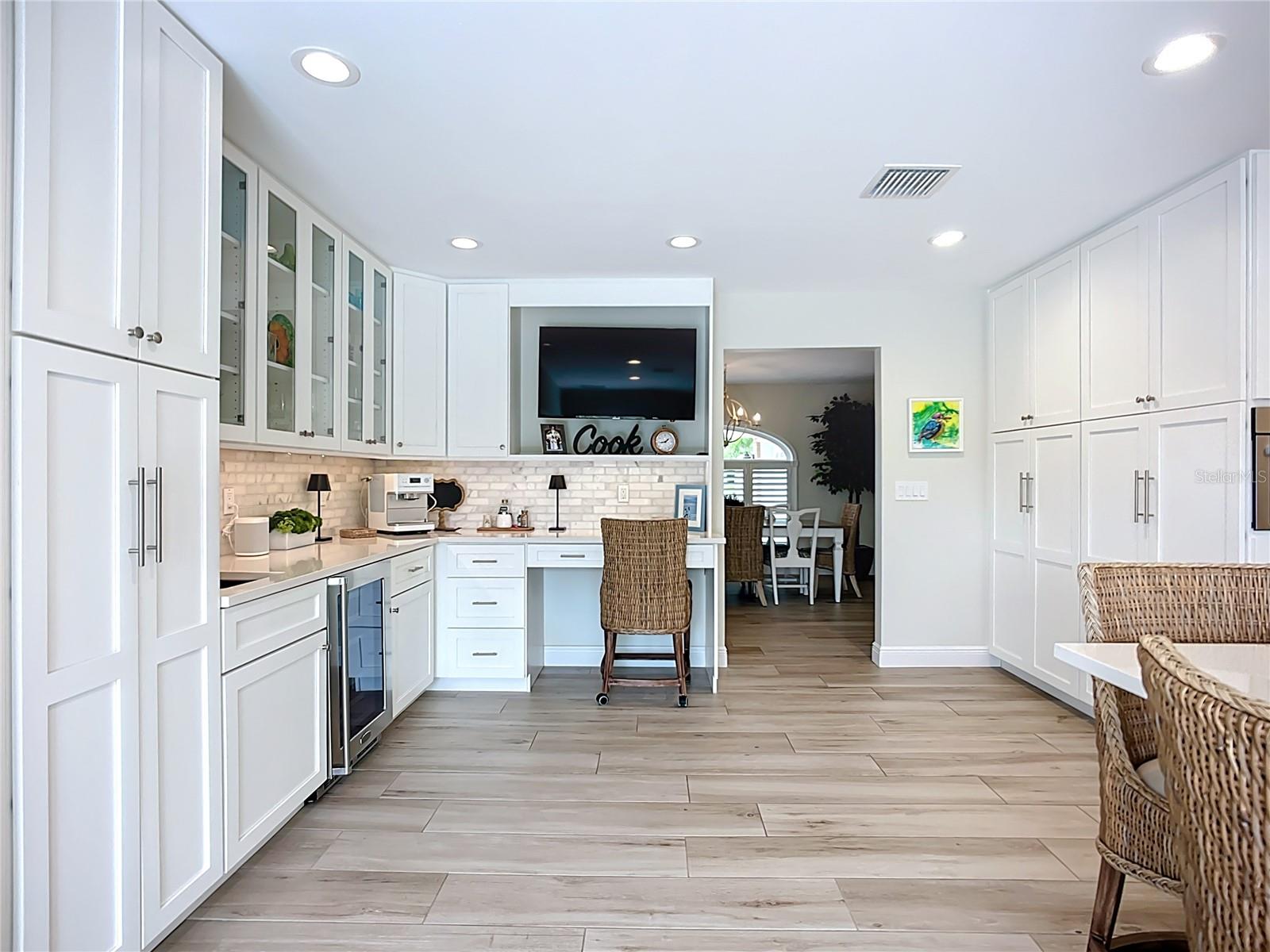 620 NORTH POINT DR, HOLMES BEACH, FL, 34217