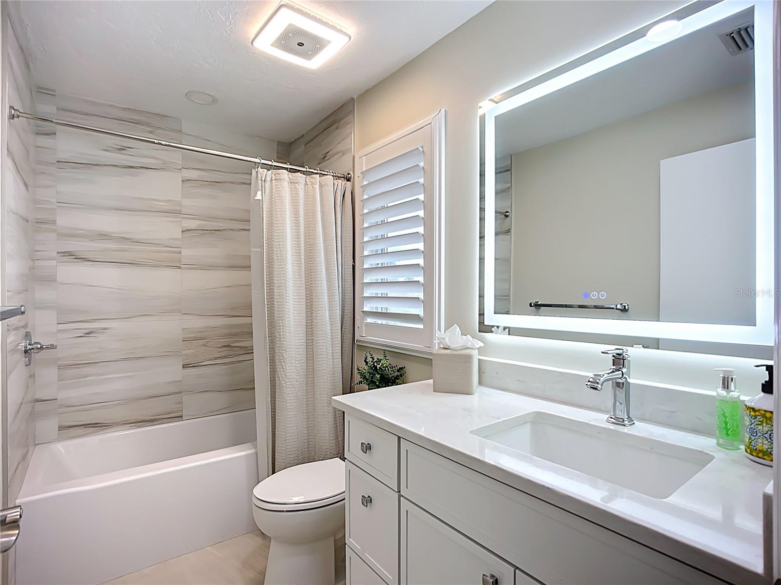 620 NORTH POINT DR, HOLMES BEACH, FL, 34217