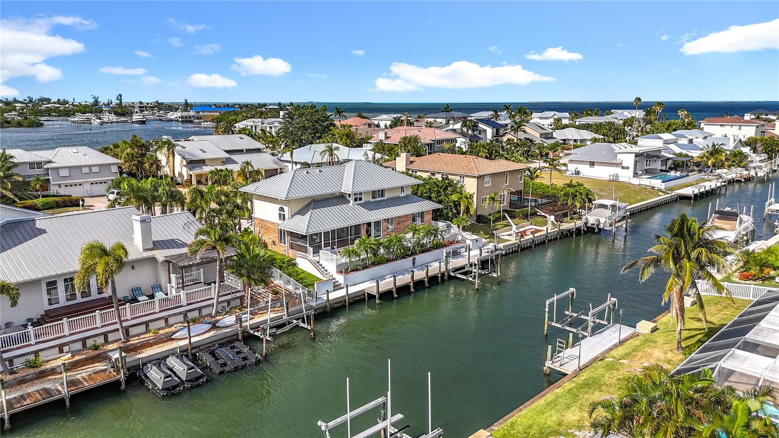 620 NORTH POINT DR, HOLMES BEACH, FL, 34217