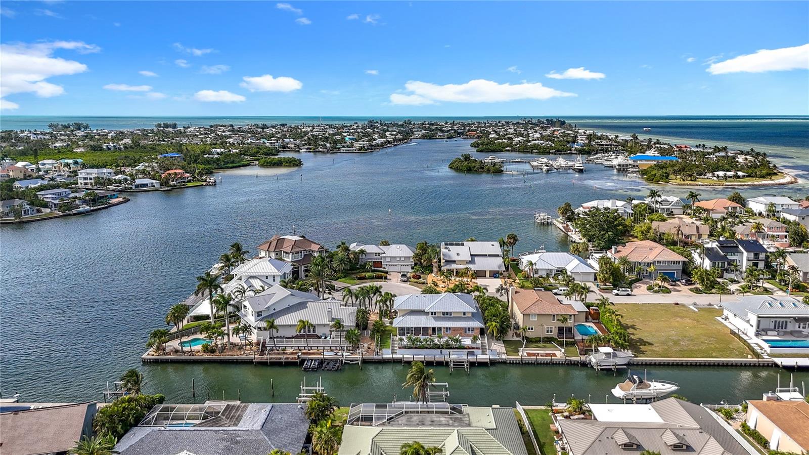 620 NORTH POINT DR, HOLMES BEACH, FL, 34217