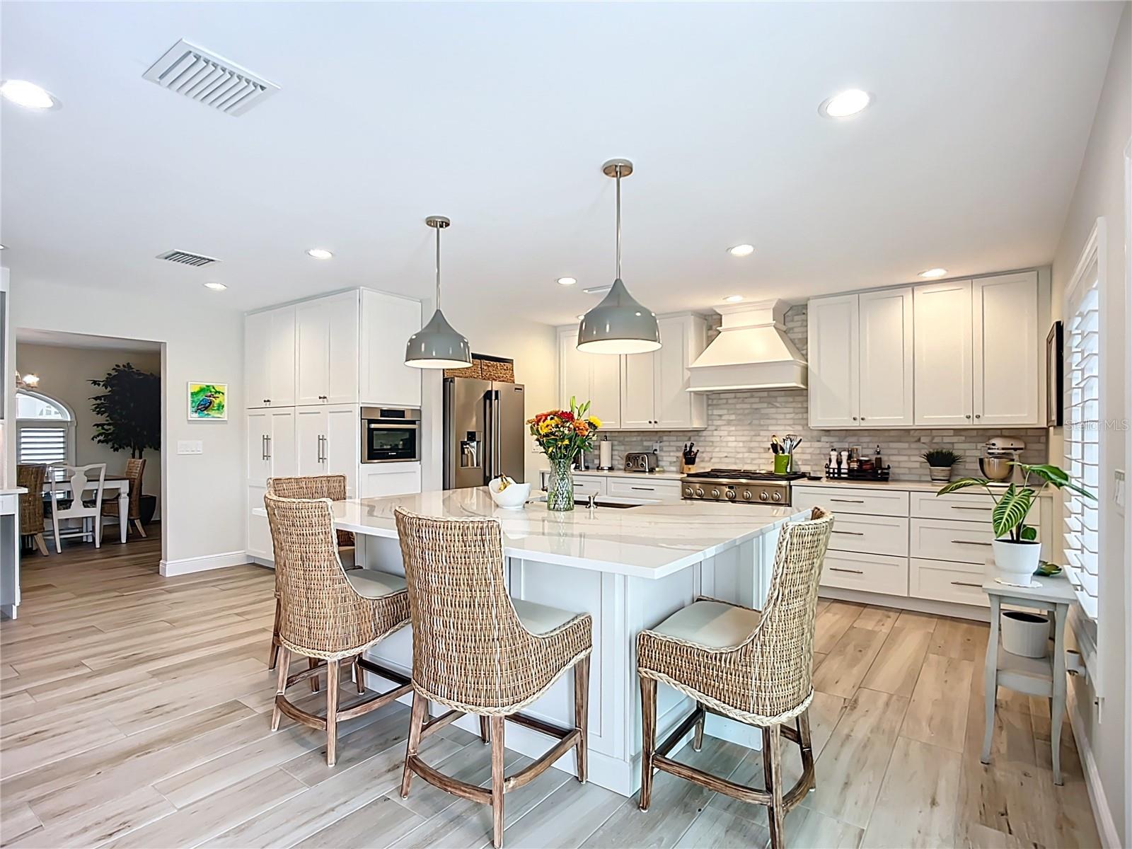 620 NORTH POINT DR, HOLMES BEACH, FL, 34217