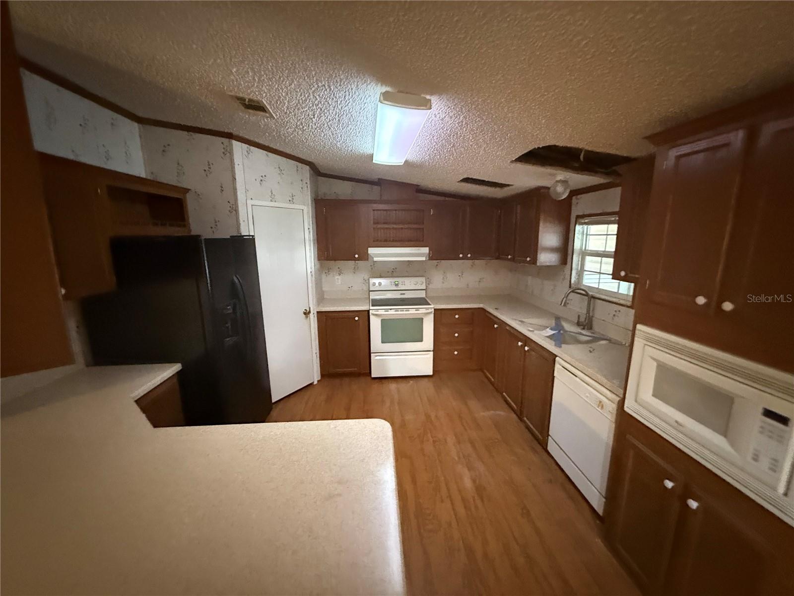 37340 TROPICAL DR, ZEPHYRHILLS, FL, 33541