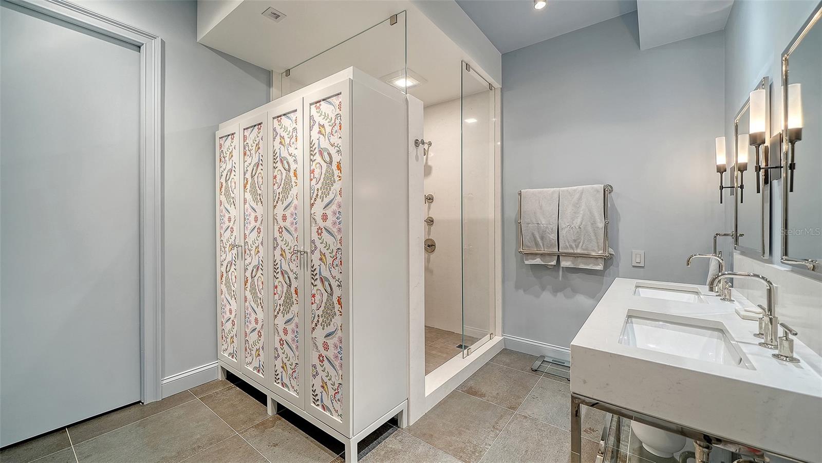 415 L AMBIANCE DR #B202, LONGBOAT KEY, FL, 34228