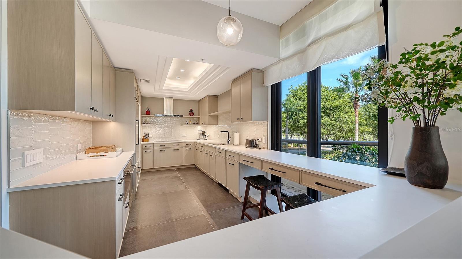 415 L AMBIANCE DR #B202, LONGBOAT KEY, FL, 34228