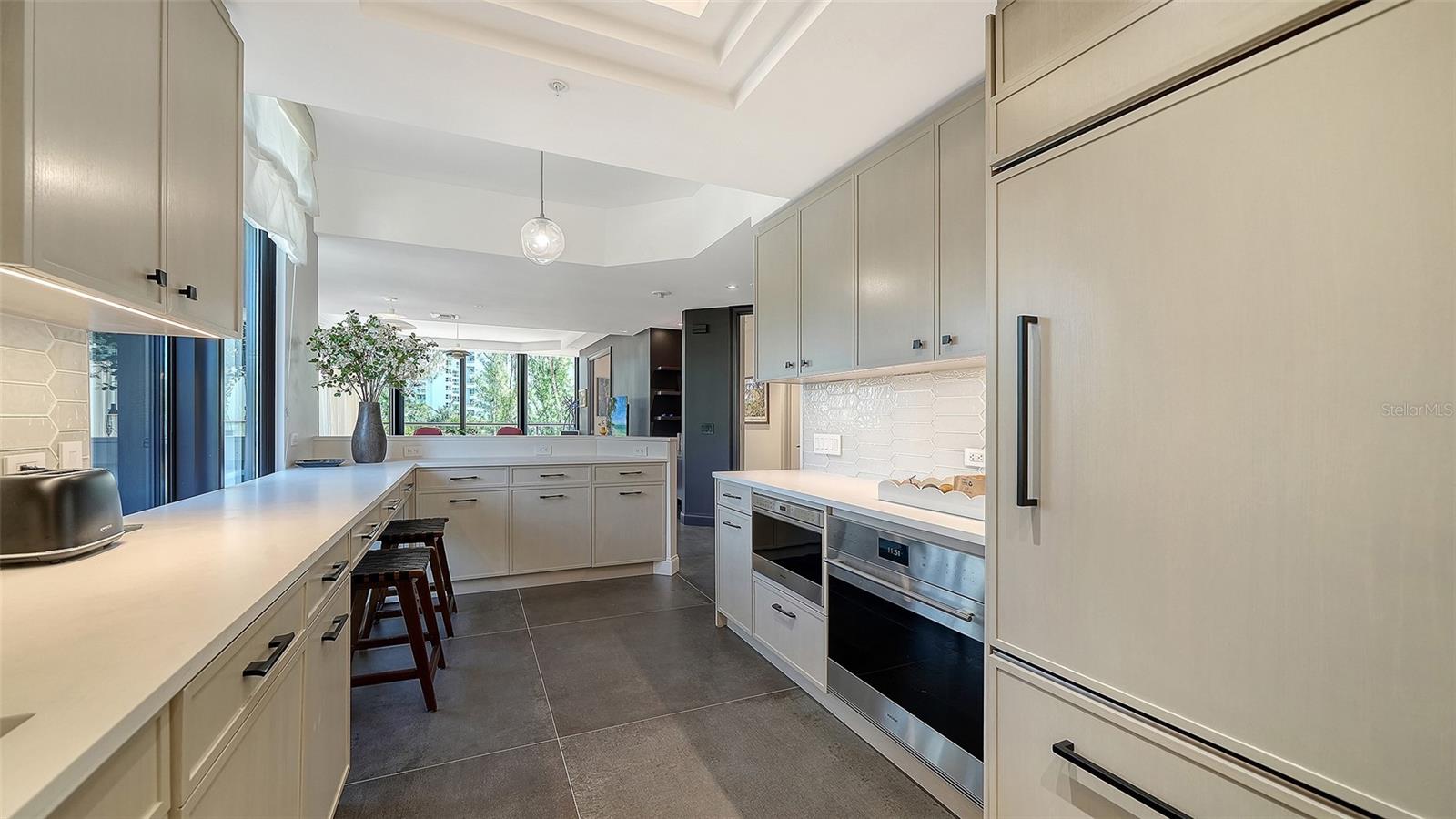 415 L AMBIANCE DR #B202, LONGBOAT KEY, FL, 34228