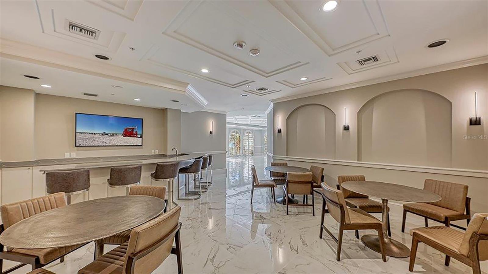 415 L AMBIANCE DR #B202, LONGBOAT KEY, FL, 34228
