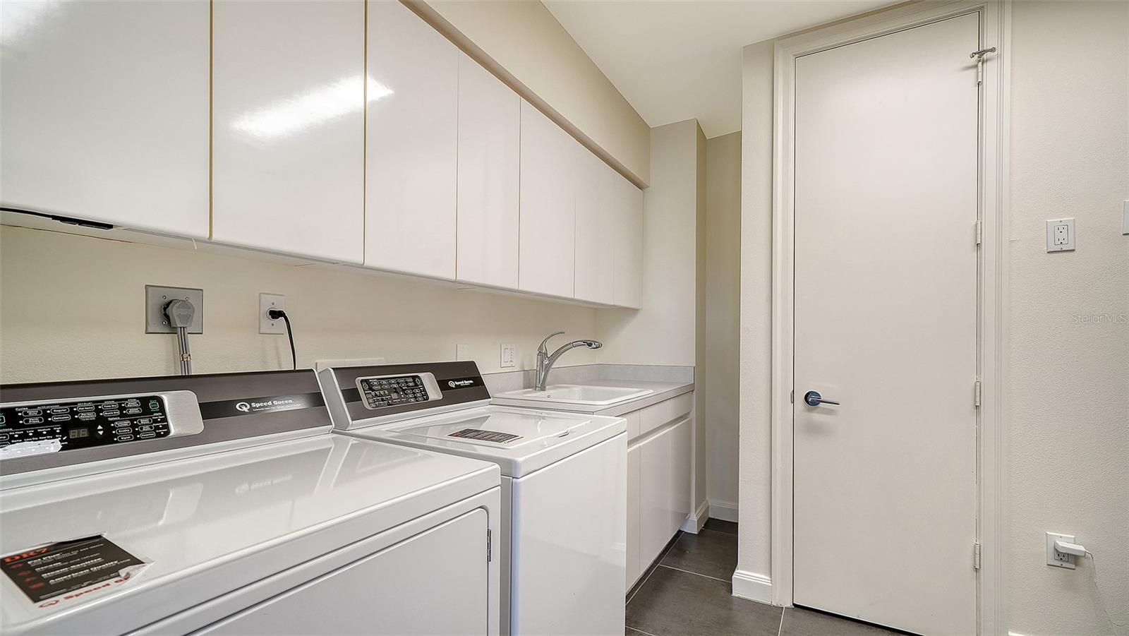 415 L AMBIANCE DR #B202, LONGBOAT KEY, FL, 34228