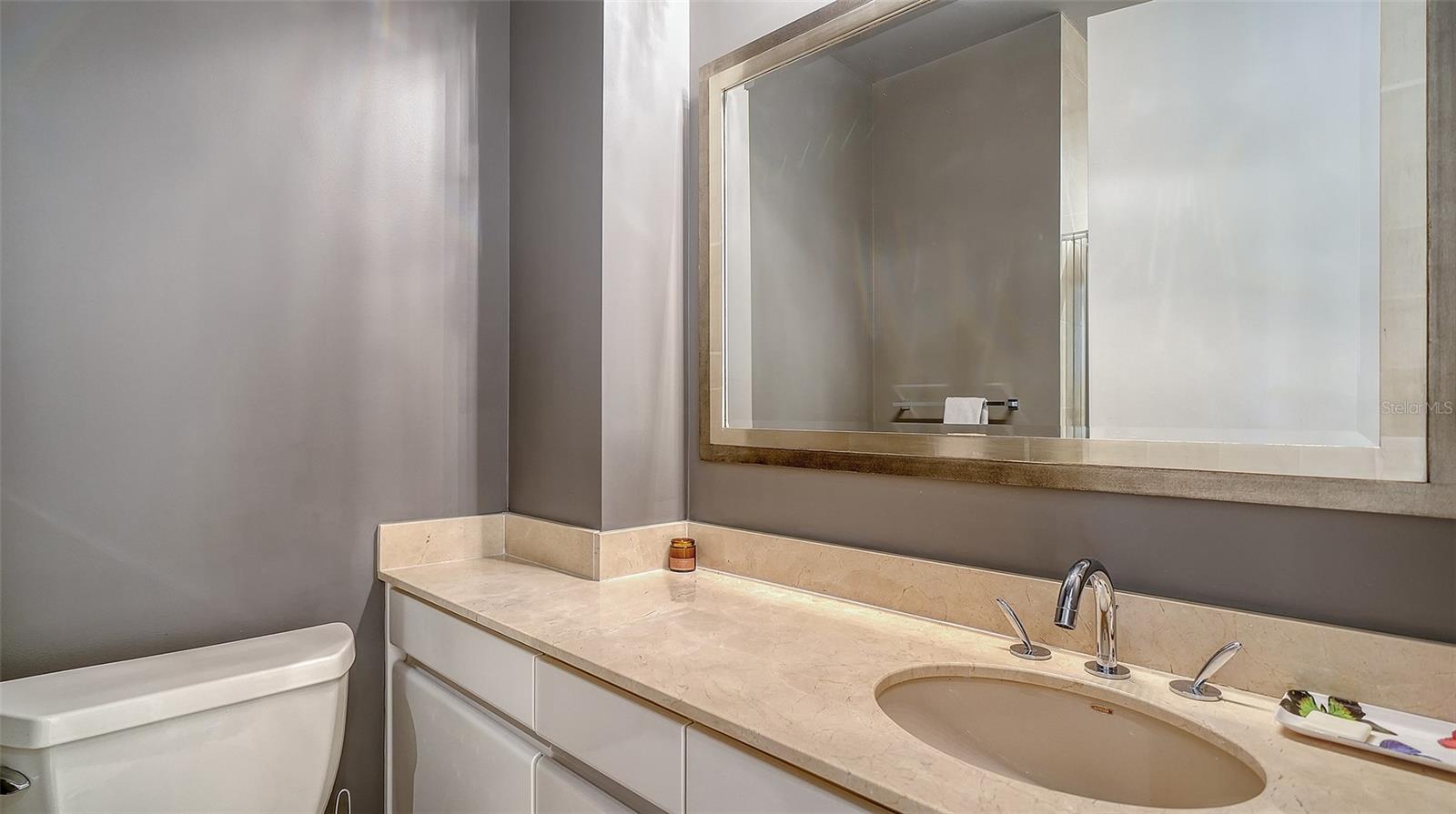 415 L AMBIANCE DR #B202, LONGBOAT KEY, FL, 34228