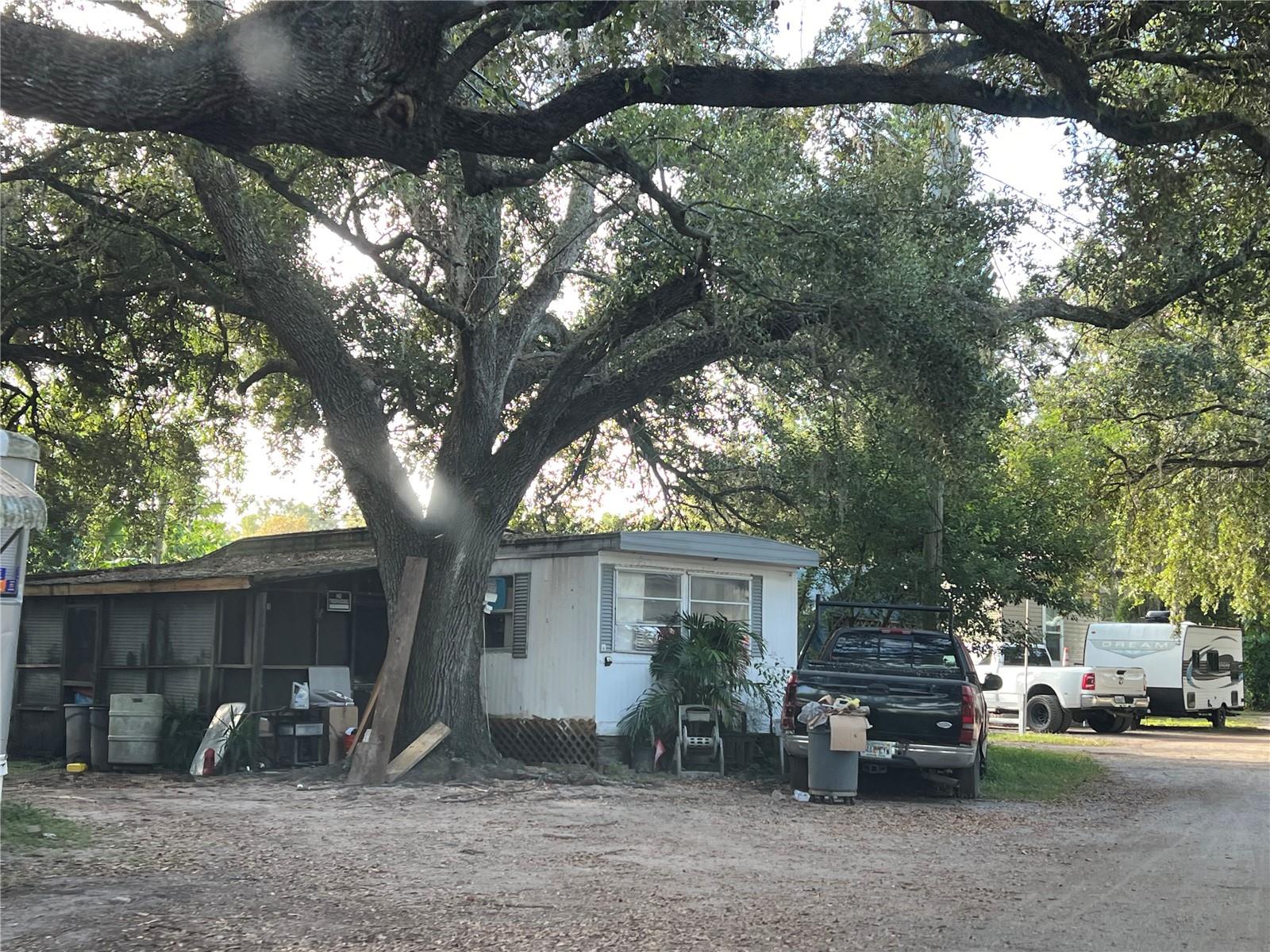 8601 E SLIGH AVE, TAMPA, FL, 33610