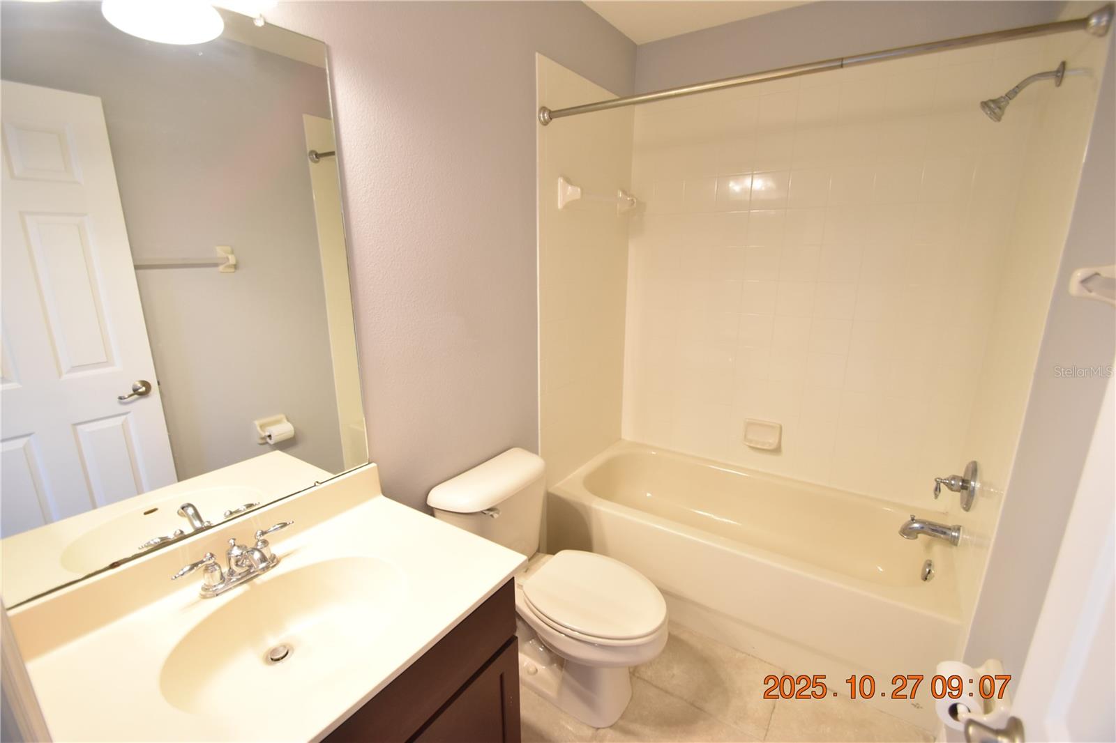 8806 CAMERON CREST DR, TAMPA, FL, 33626