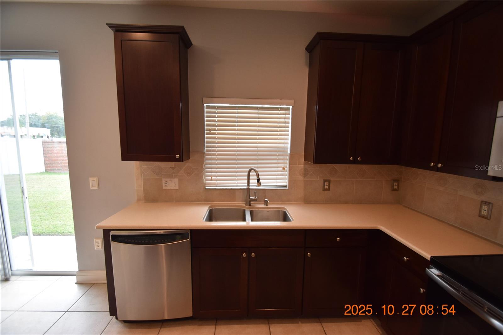 8806 CAMERON CREST DR, TAMPA, FL, 33626