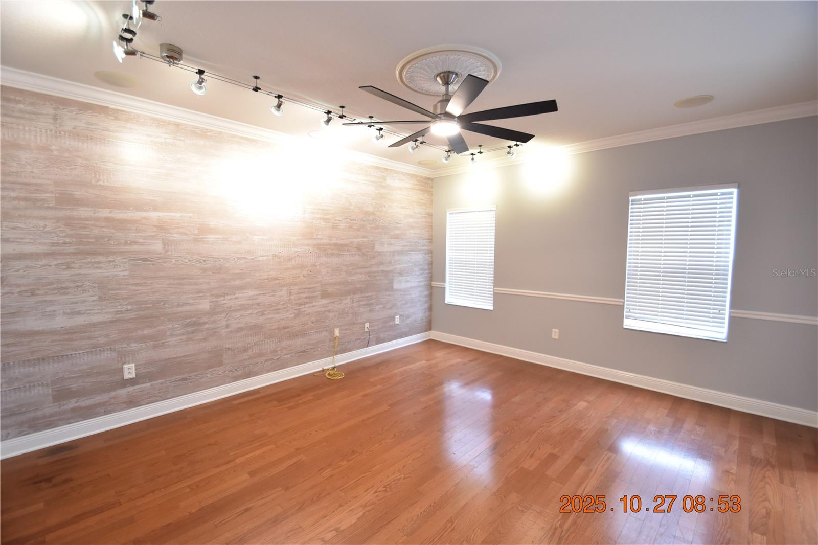 8806 CAMERON CREST DR, TAMPA, FL, 33626