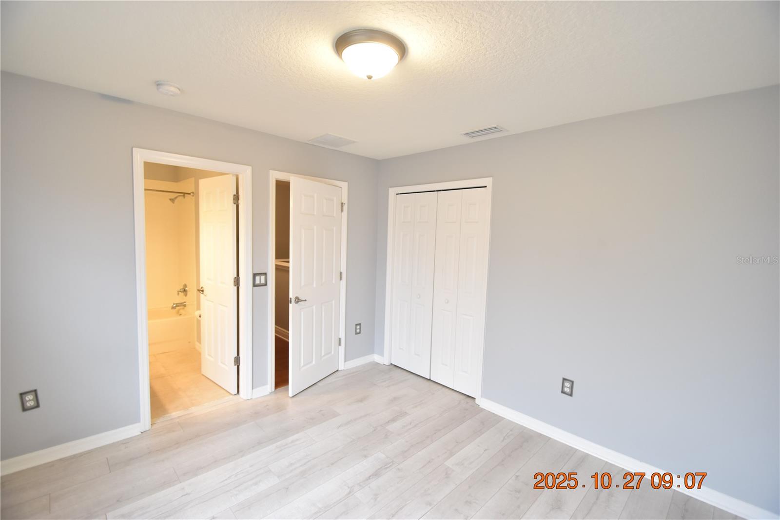 8806 CAMERON CREST DR, TAMPA, FL, 33626