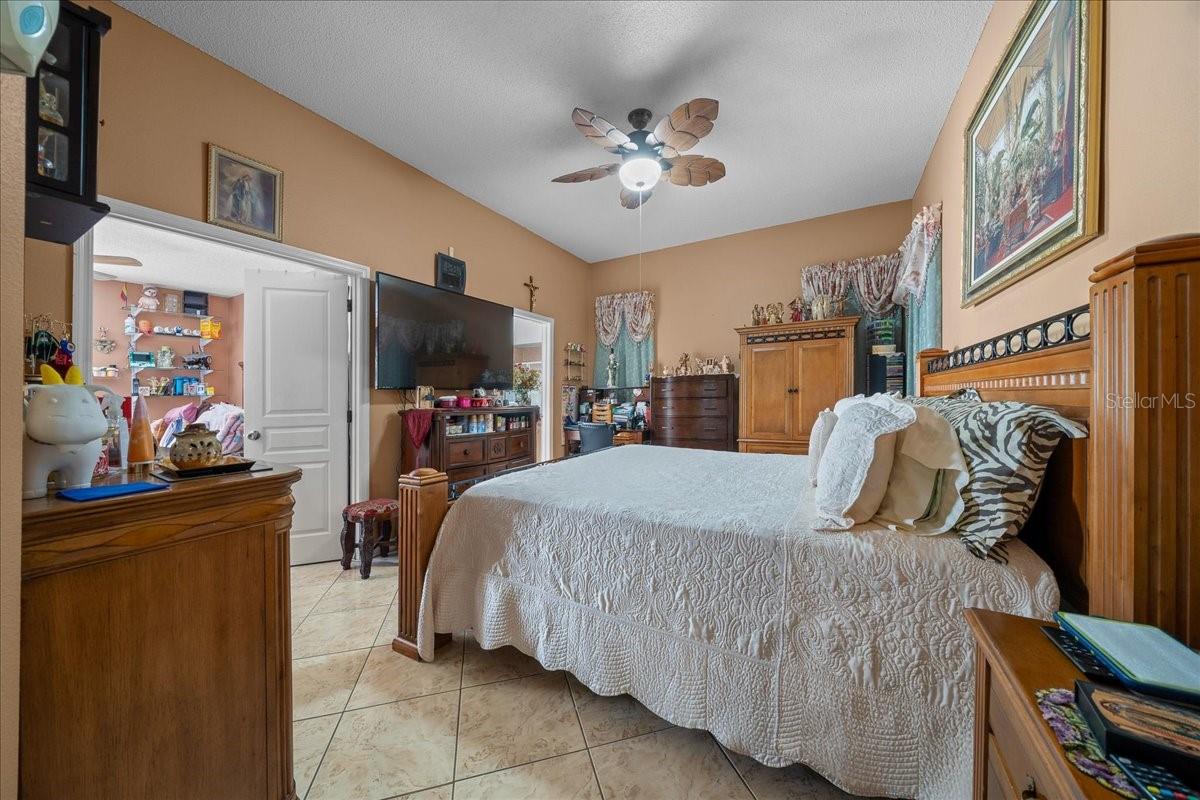 1010 RAINING MEADOWS LN, ORLANDO, FL, 32824