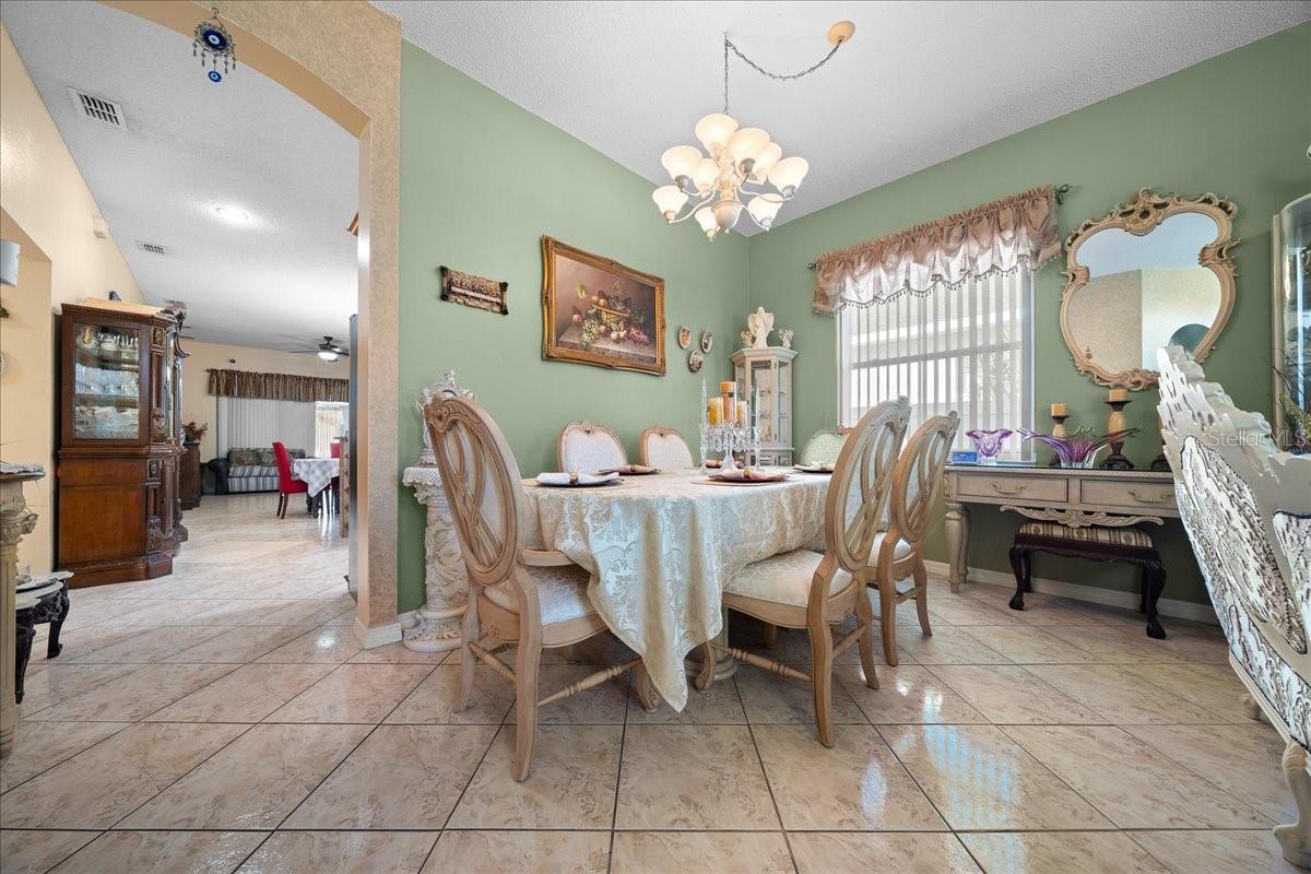 1010 RAINING MEADOWS LN, ORLANDO, FL, 32824