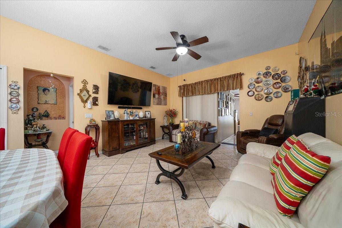 1010 RAINING MEADOWS LN, ORLANDO, FL, 32824