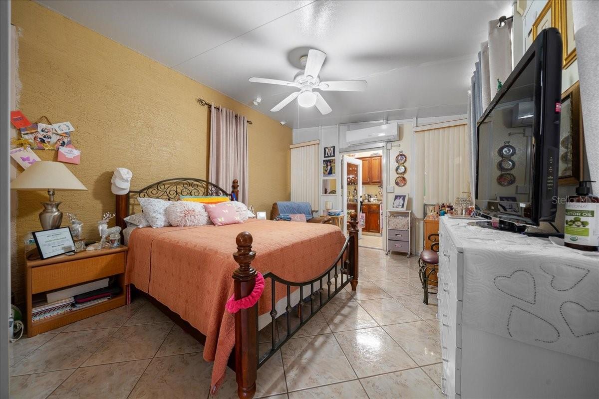 1010 RAINING MEADOWS LN, ORLANDO, FL, 32824