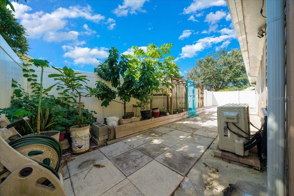 1010 RAINING MEADOWS LN, ORLANDO, FL, 32824