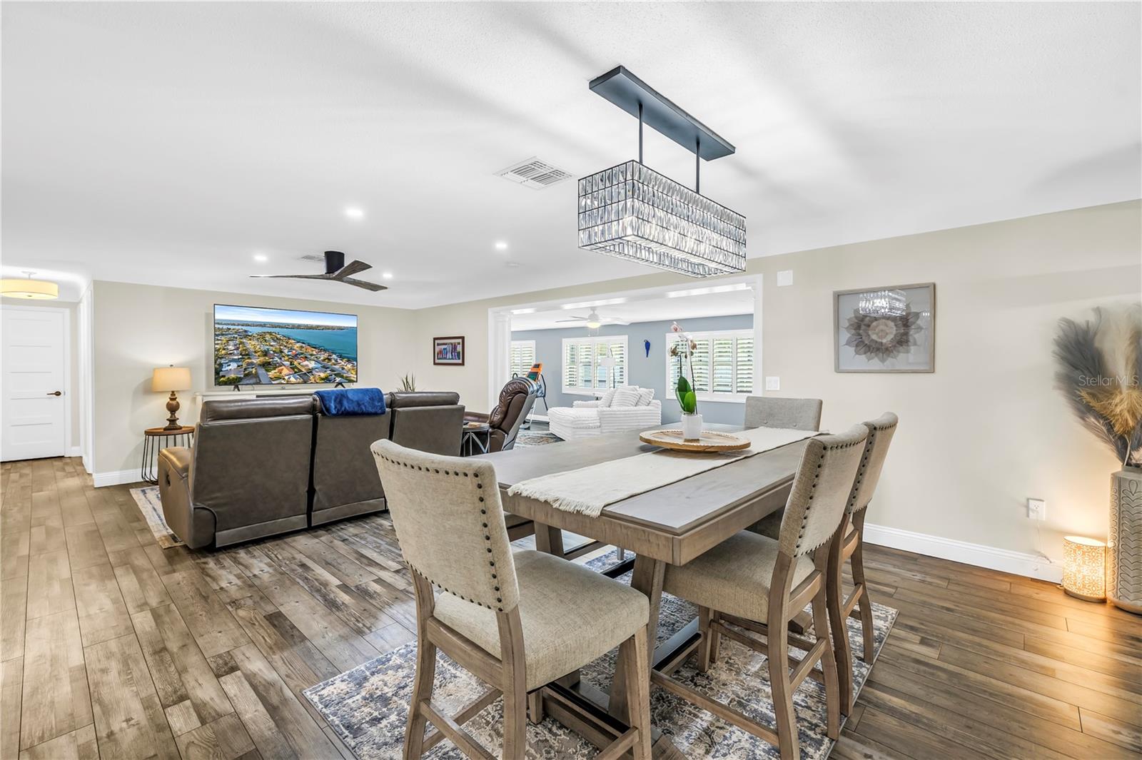 196 1ST ST W, TIERRA VERDE, FL, 33715