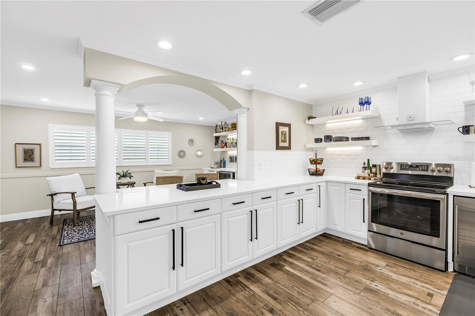 196 1ST ST W, TIERRA VERDE, FL, 33715