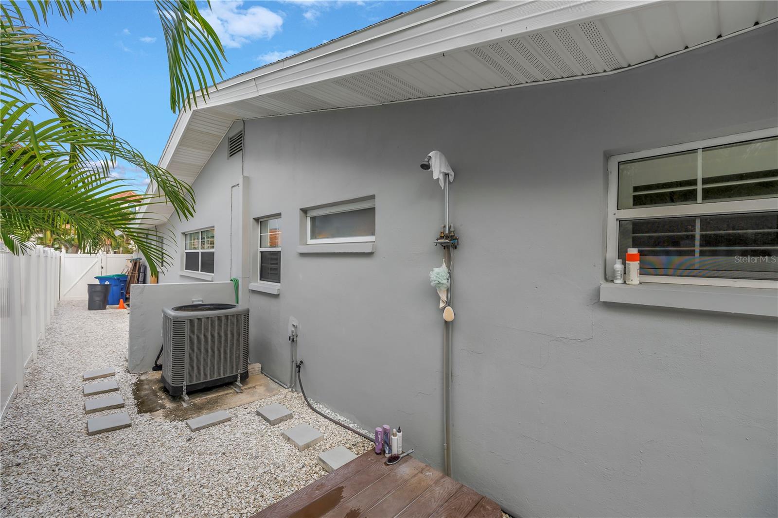 196 1ST ST W, TIERRA VERDE, FL, 33715