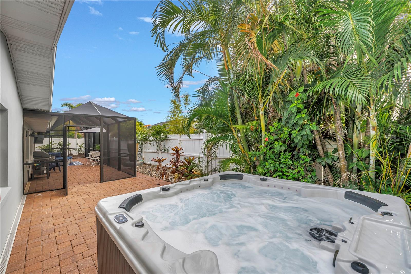 196 1ST ST W, TIERRA VERDE, FL, 33715