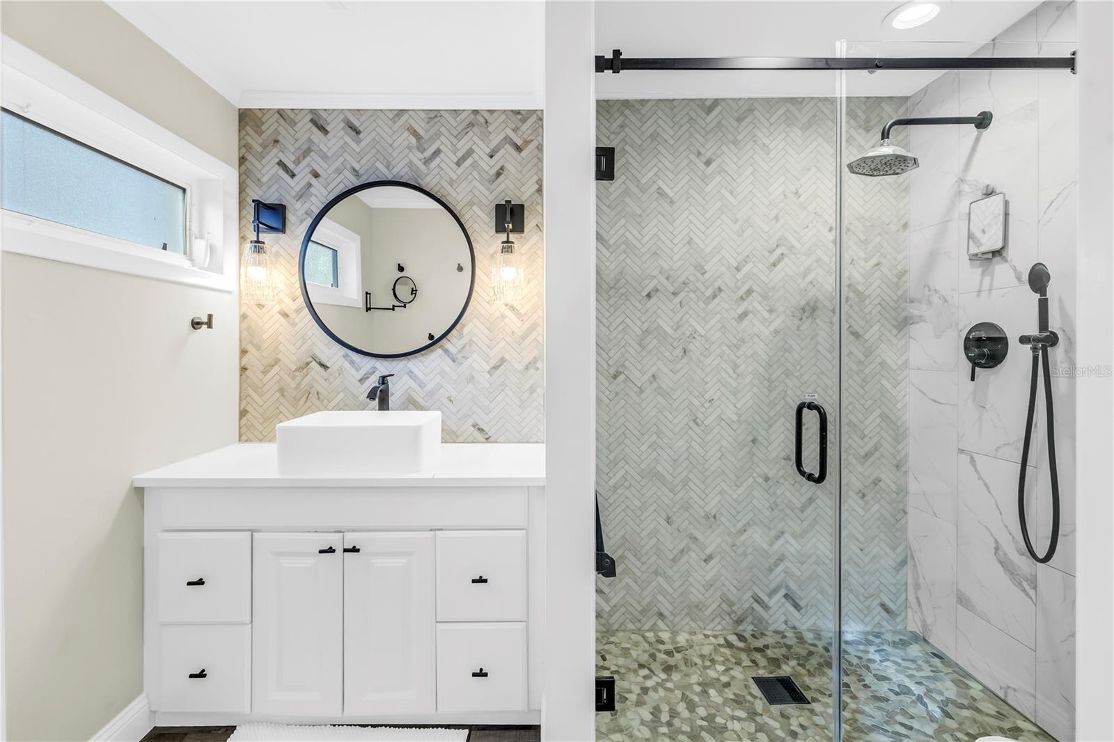 196 1ST ST W, TIERRA VERDE, FL, 33715