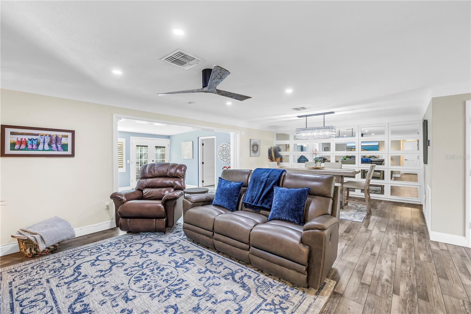 196 1ST ST W, TIERRA VERDE, FL, 33715