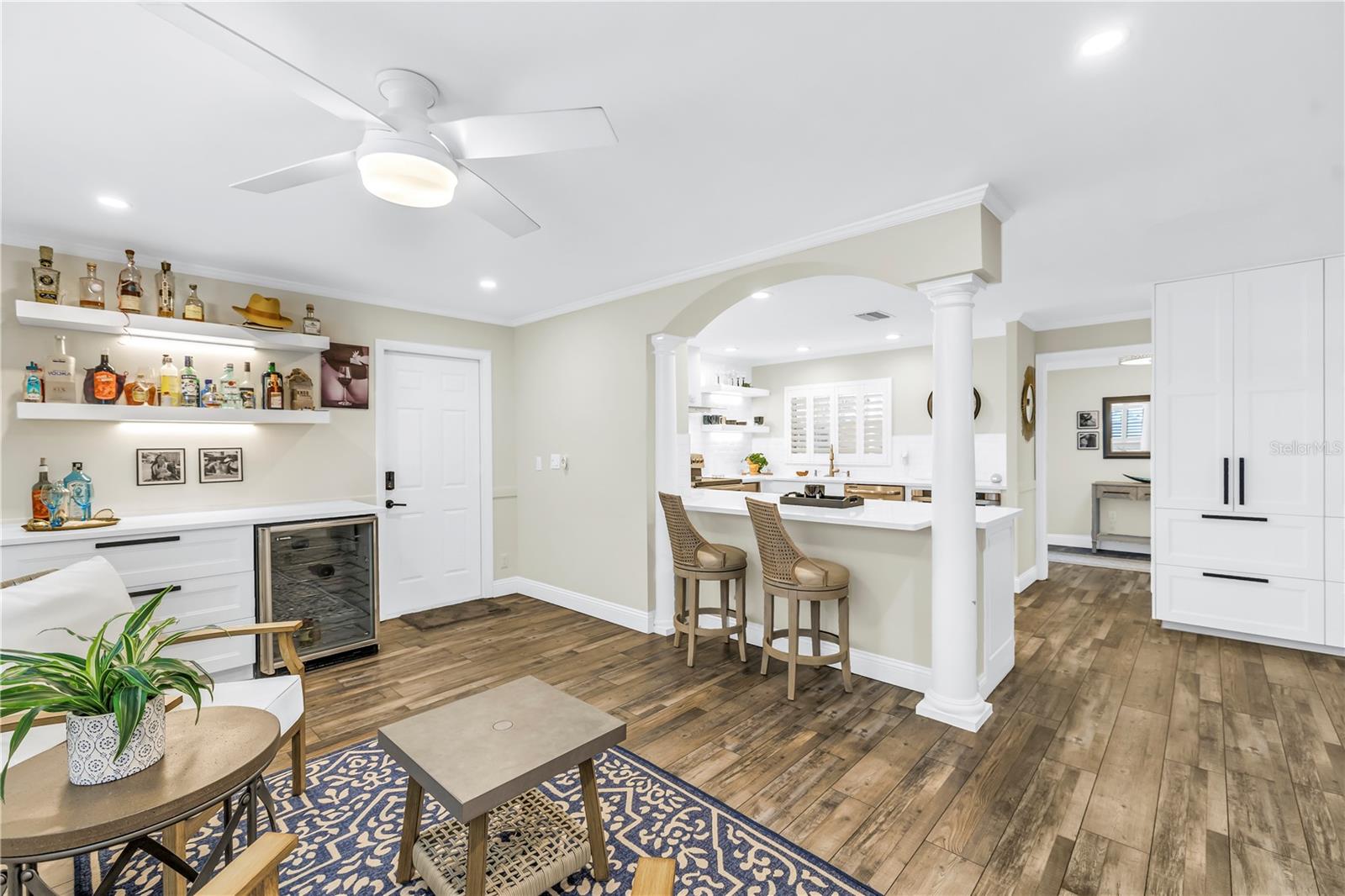 196 1ST ST W, TIERRA VERDE, FL, 33715