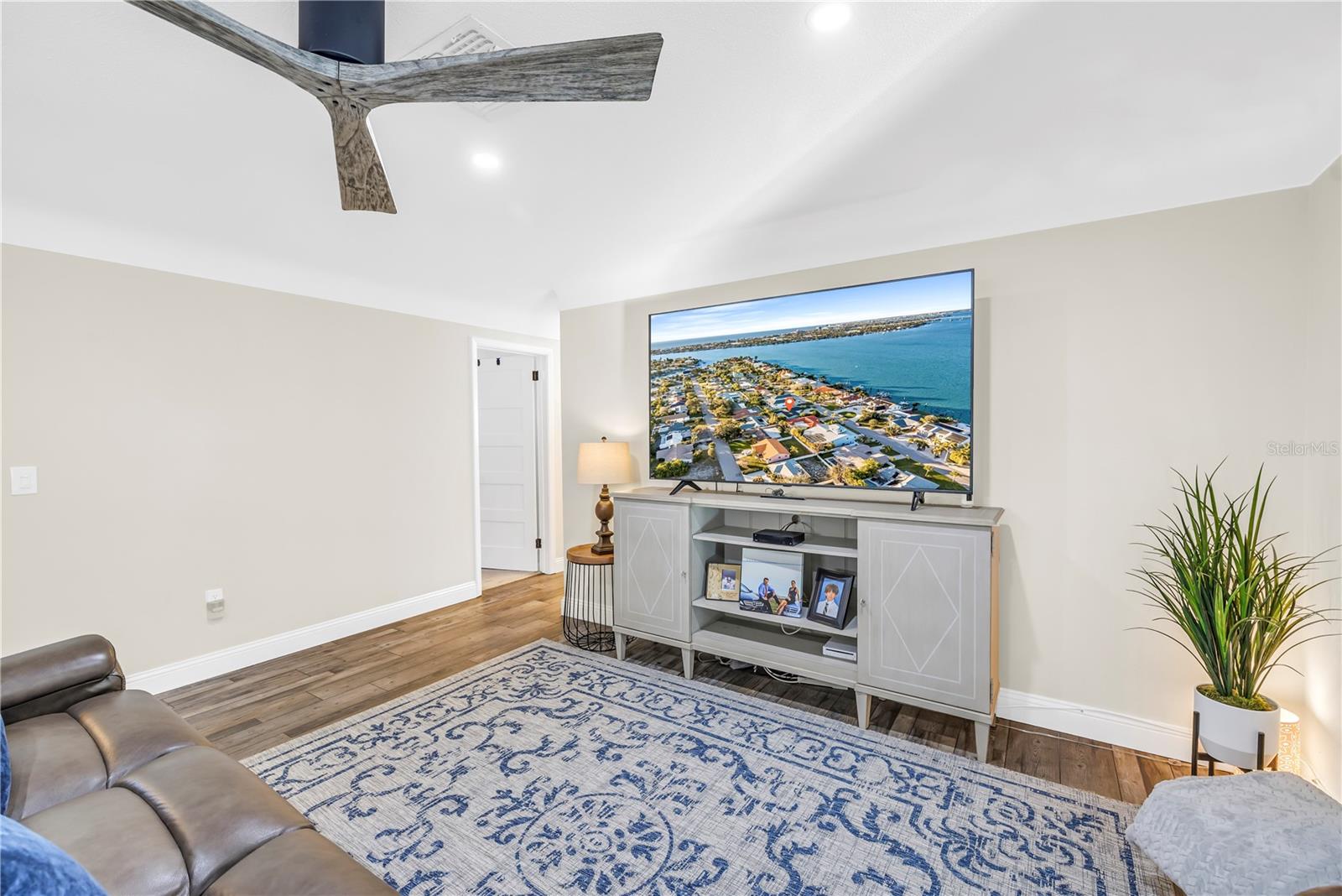 196 1ST ST W, TIERRA VERDE, FL, 33715