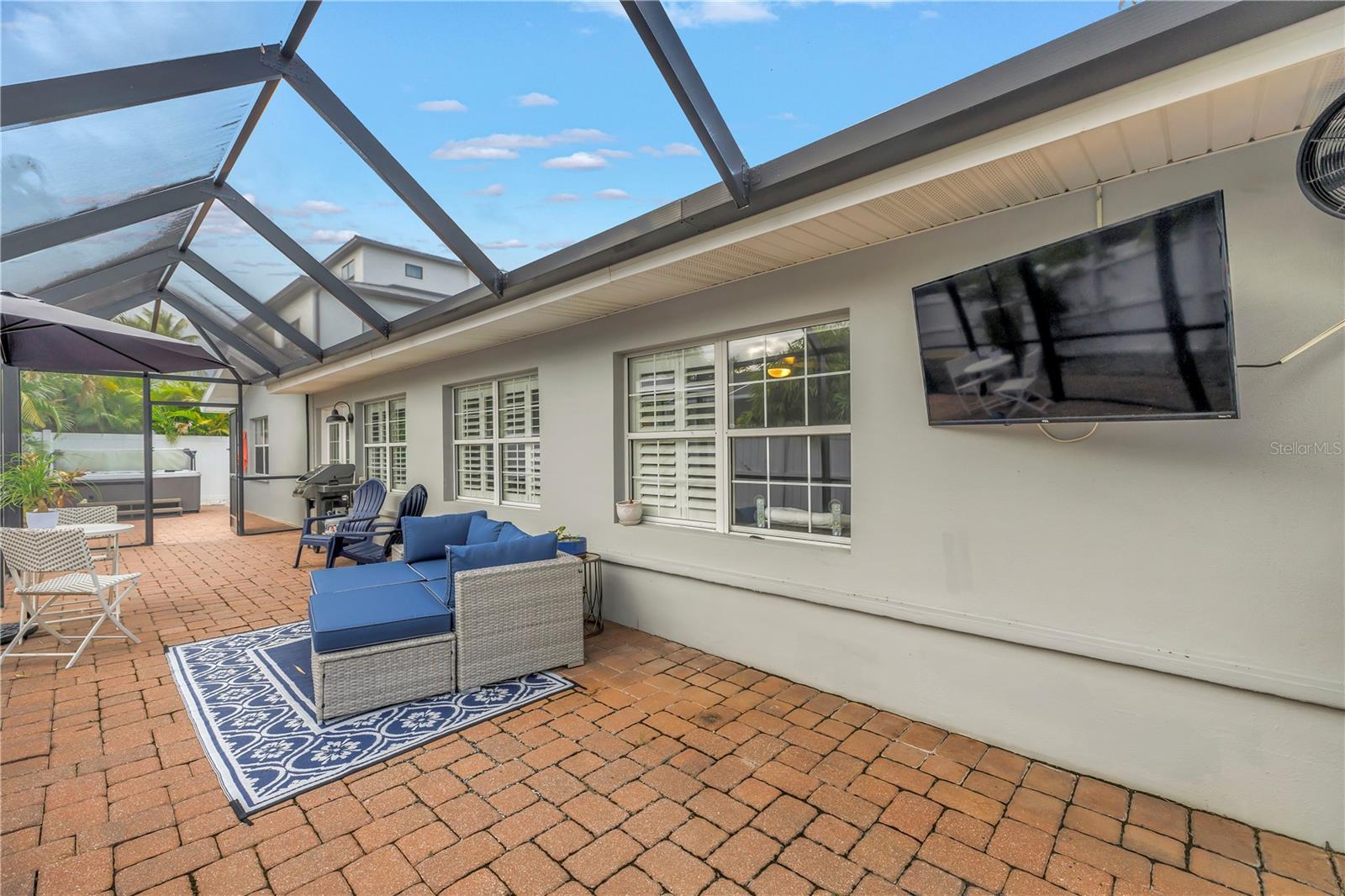 196 1ST ST W, TIERRA VERDE, FL, 33715