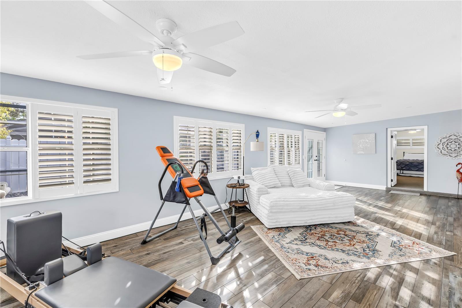 196 1ST ST W, TIERRA VERDE, FL, 33715