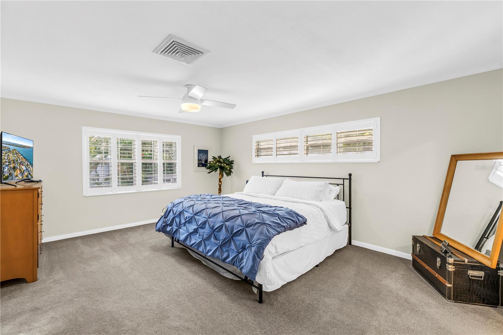 196 1ST ST W, TIERRA VERDE, FL, 33715