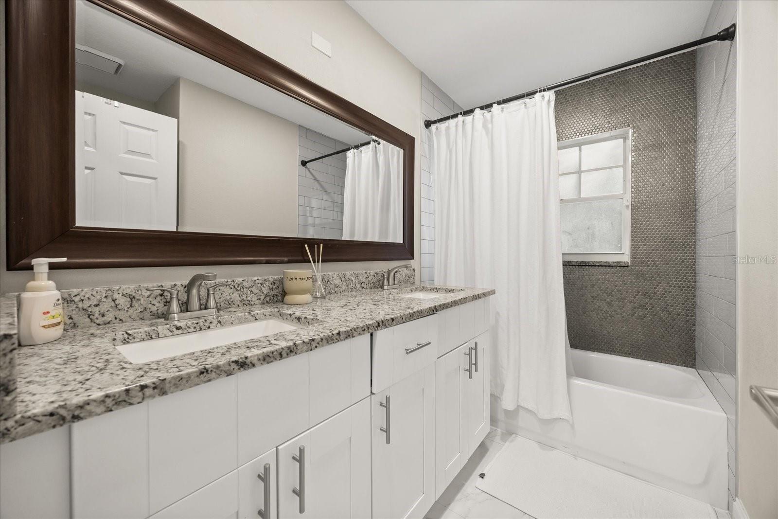 8663 NICOLEWOOD CT, ORLANDO, FL, 32836