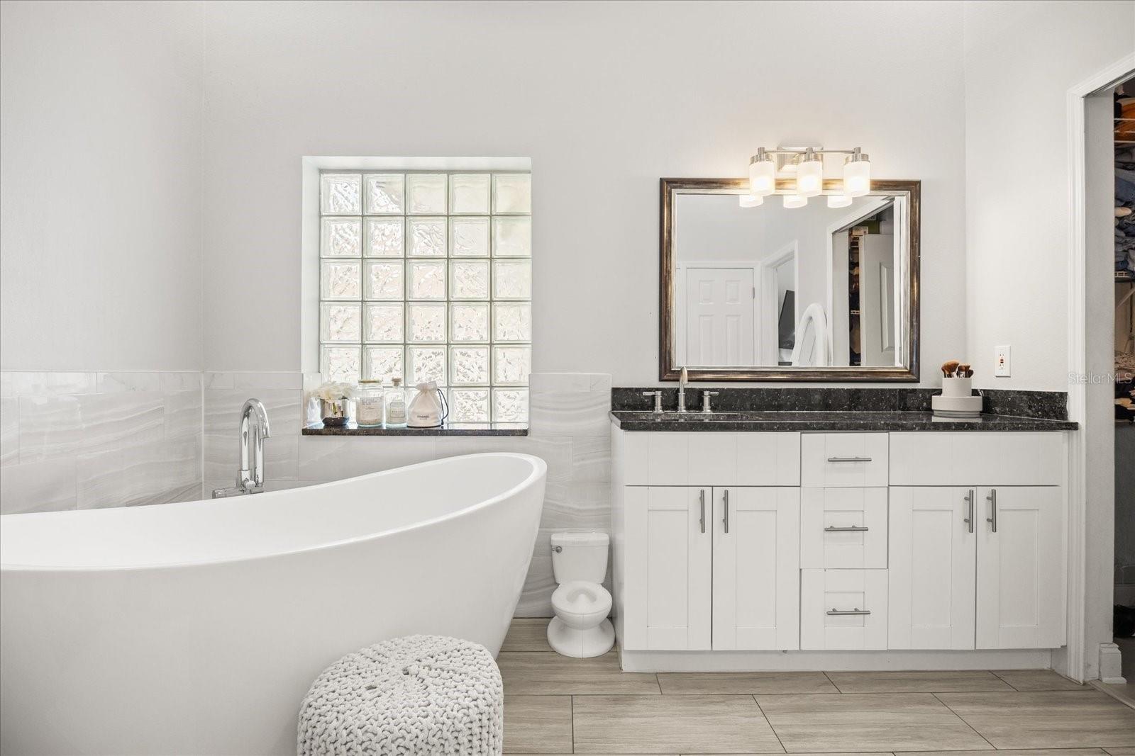 8663 NICOLEWOOD CT, ORLANDO, FL, 32836