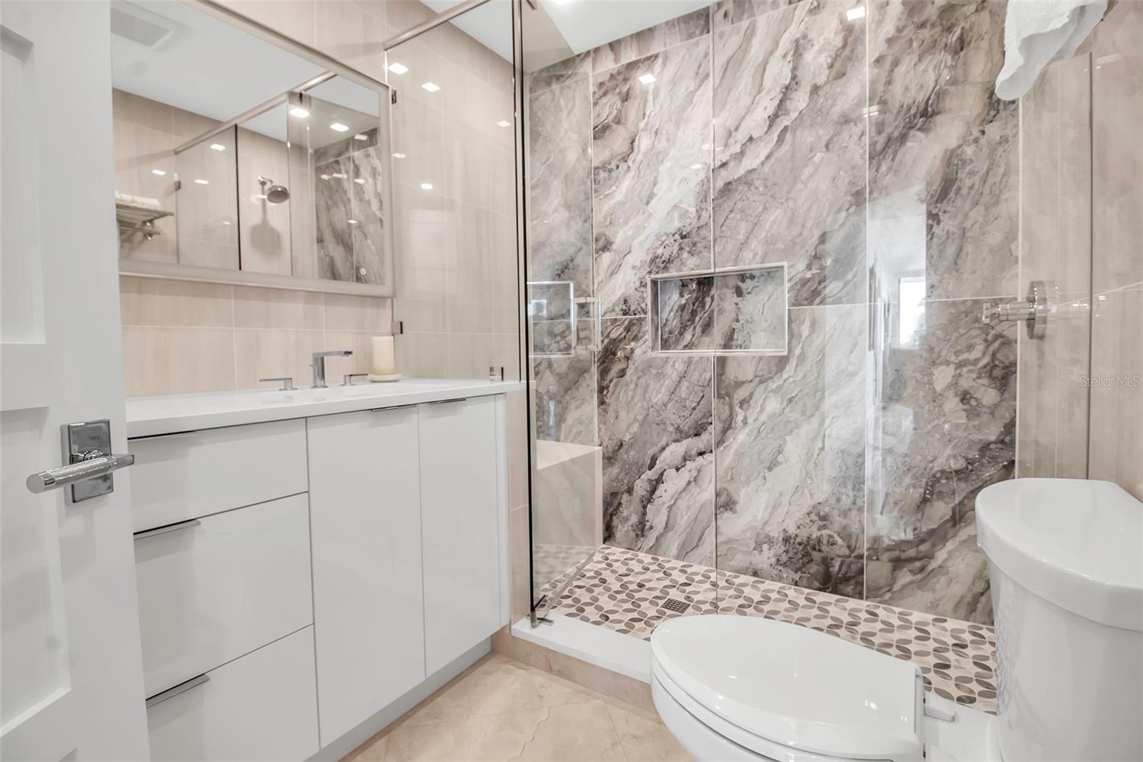 A4670057 Property Photo