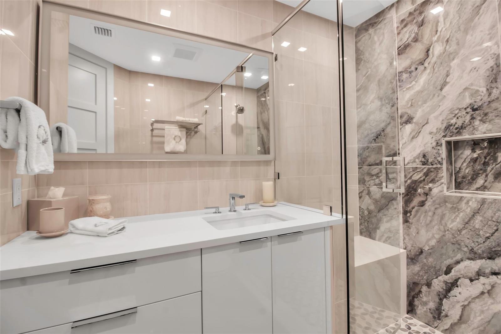 A4670057 Property Photo