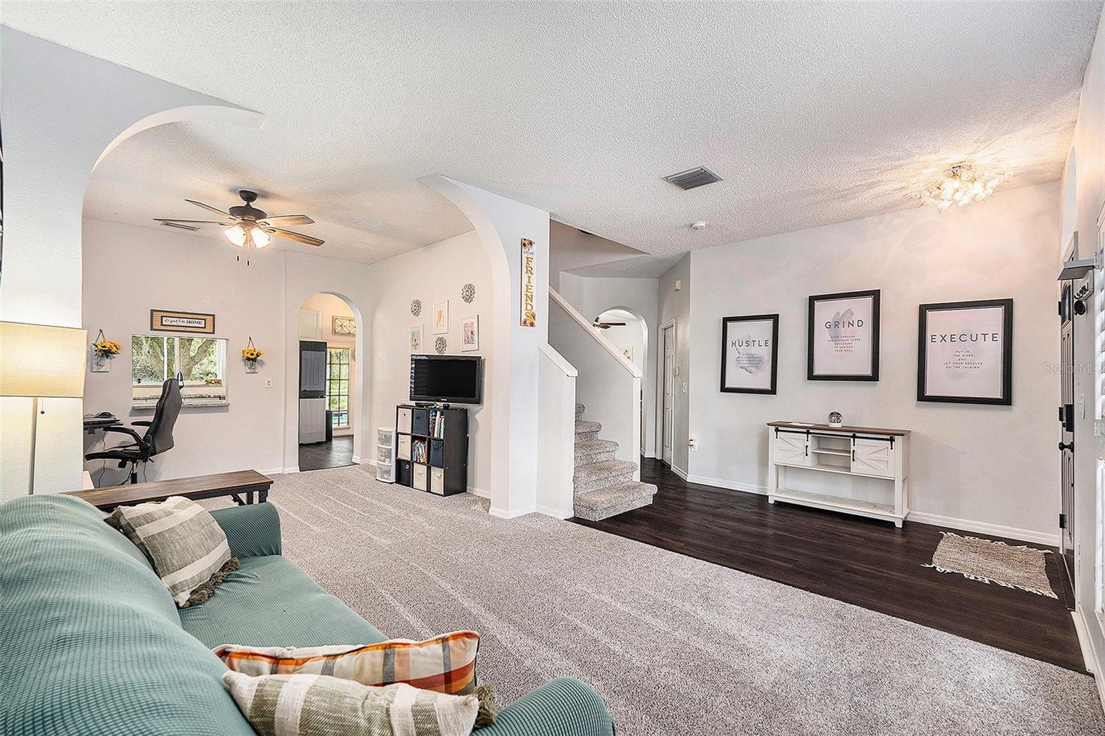 4204 HARBOR LAKE DR, LUTZ, FL, 33558