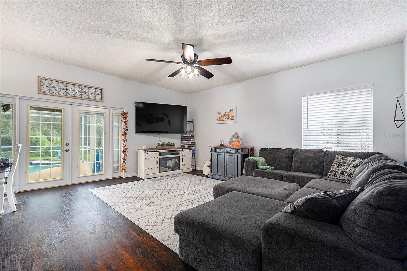 4204 HARBOR LAKE DR, LUTZ, FL, 33558