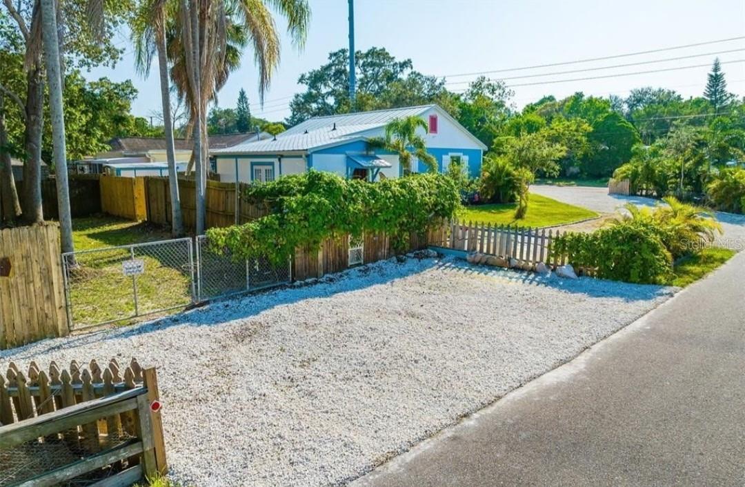 1999 N BETTY LN, CLEARWATER, FL, 33755