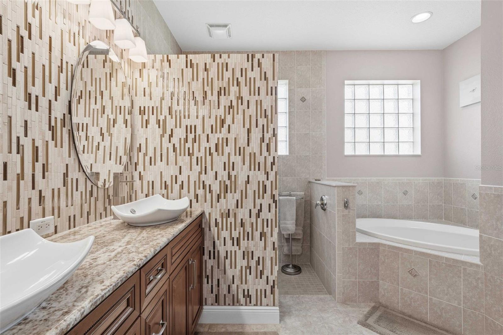 8426 CHARLESTON DR, WEEKI WACHEE, FL, 34613